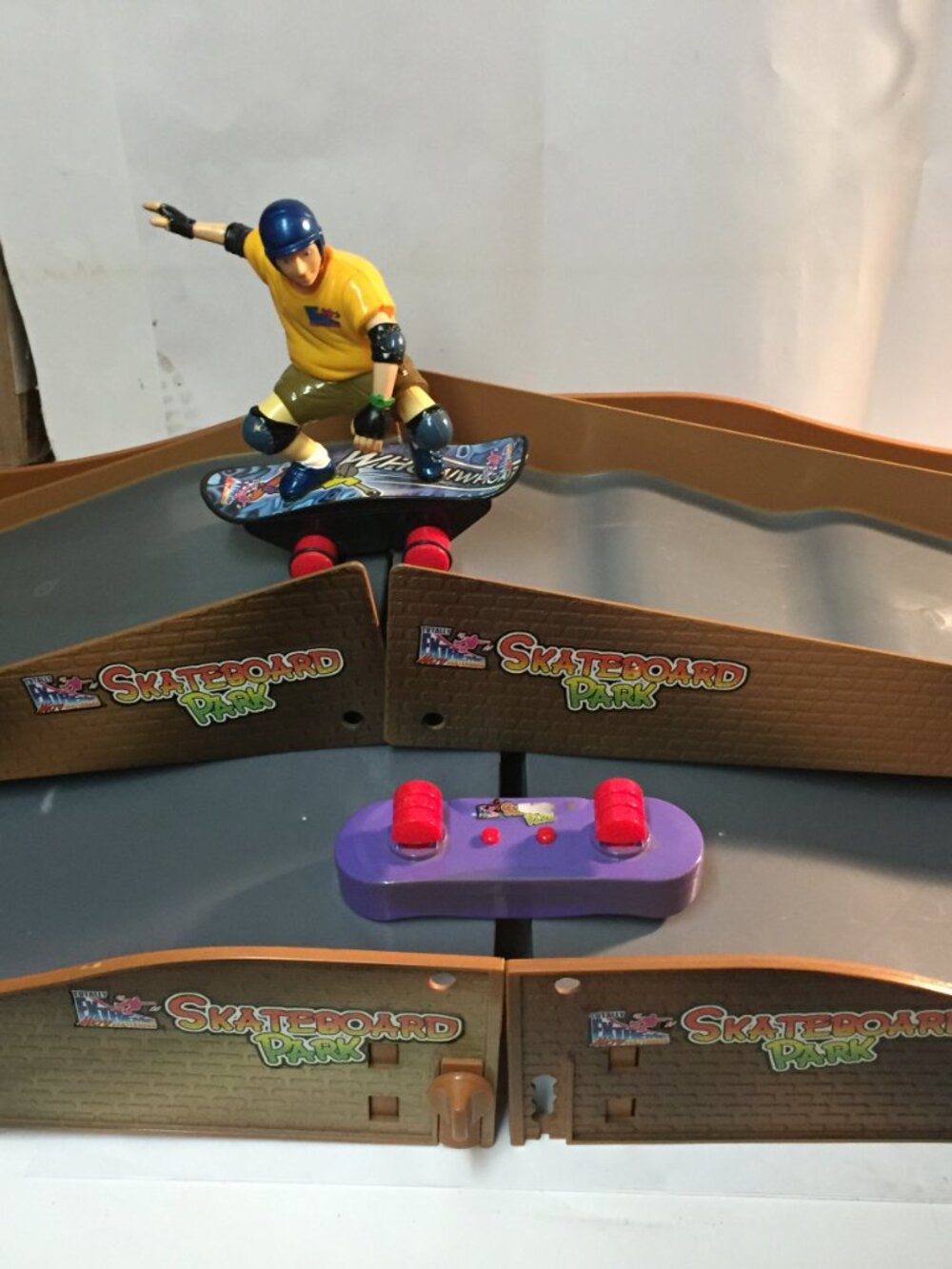 SKATEBOARD PARK Totally Extreme Remote Control Vintage Toy